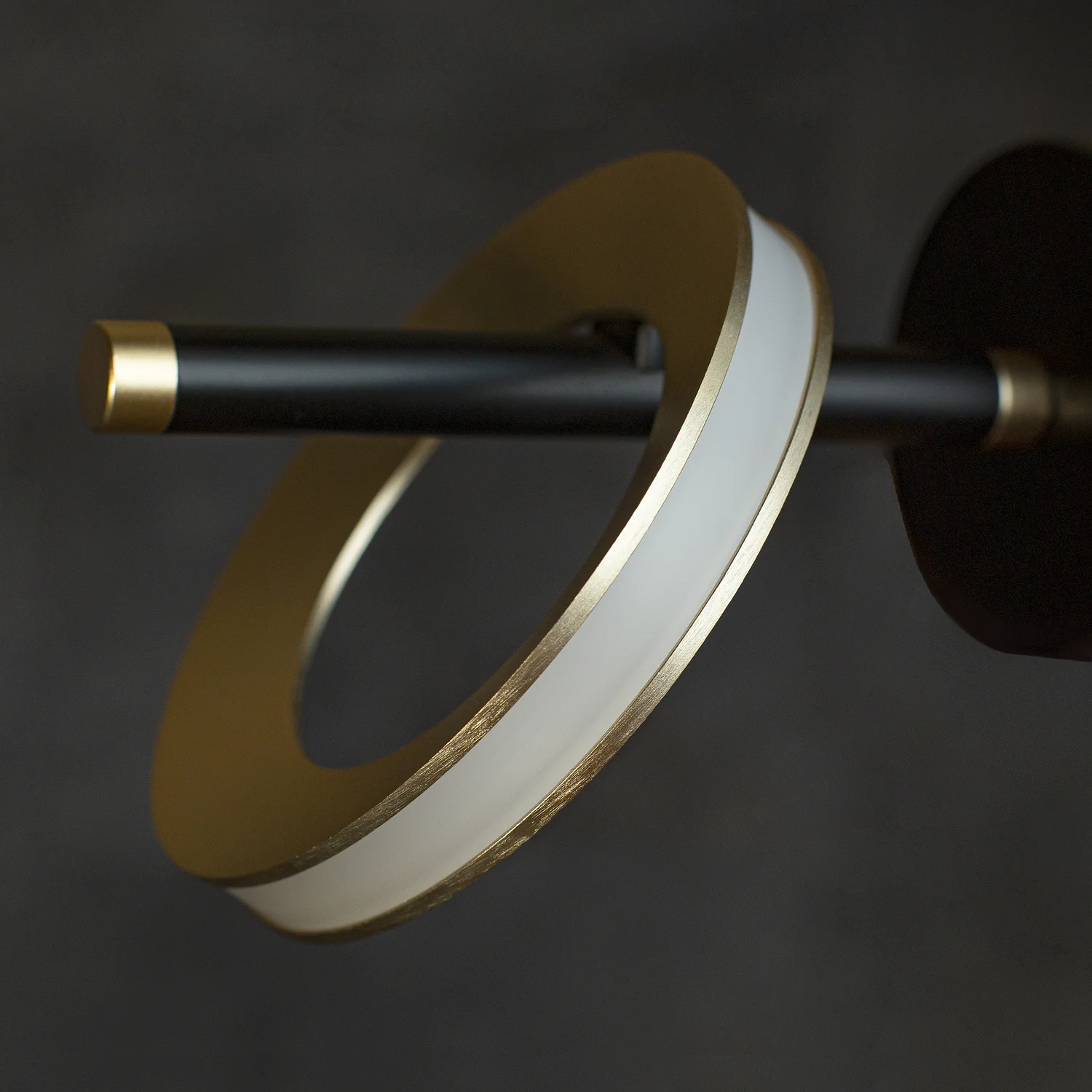 Бра Favourite 4322-1W Jongleur