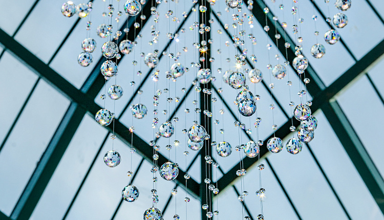  Favourite освещает знаковые пространства Москвы