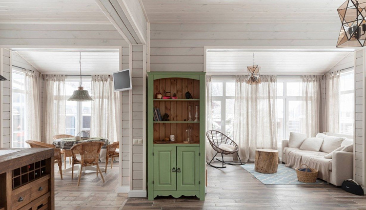 Светильники Favourite в частном проекте на Сиреневой улице 