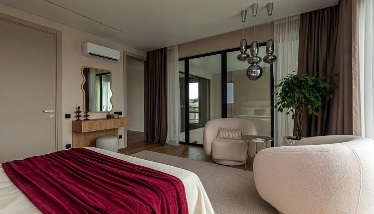 Главный партнёр по свету на выставке Open Village 2025