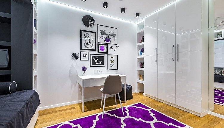 Лось в бабочках